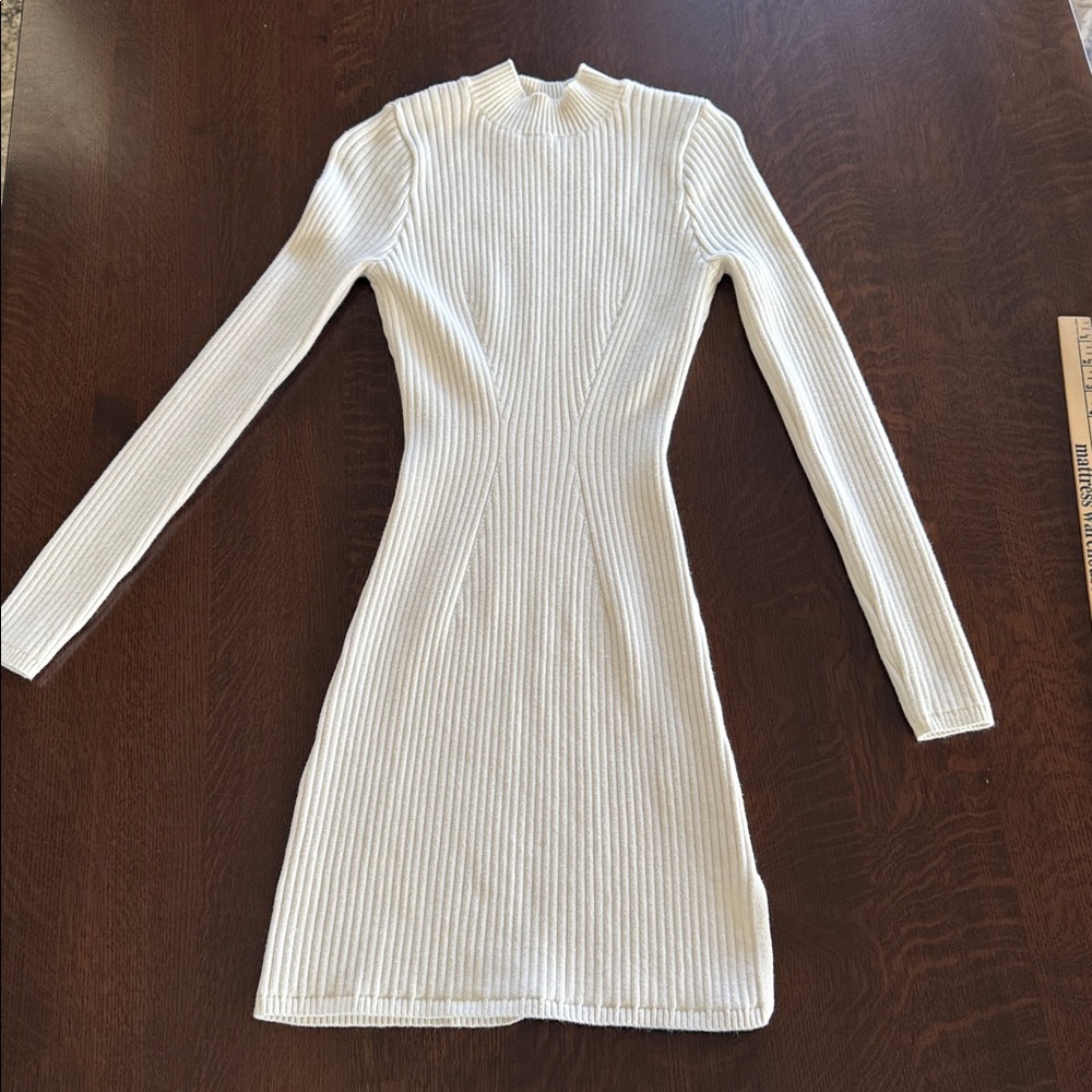 Hollister Mock-Neck Ribbed Sweater Dress Off-White Cream Color. Medium. Bodycon